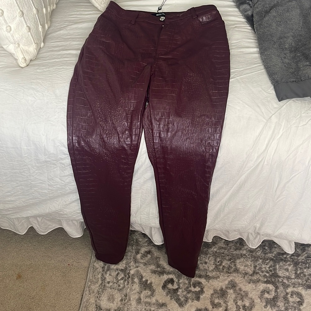 MISSGUIDED LEATHER PANTS